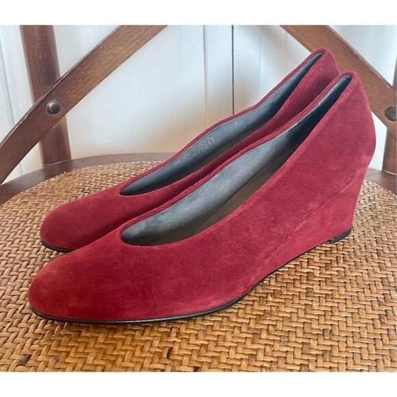 Stuart Weitzman red suede wedge pumps size 7 - Picture 3 of 11